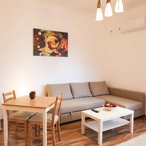 Ultracentral With Balcony - Old Town Apartment Bucharest