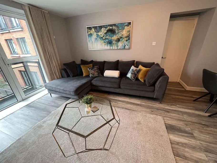 The Smithfield Central 3 Bed Dublin 0*,  Ierland